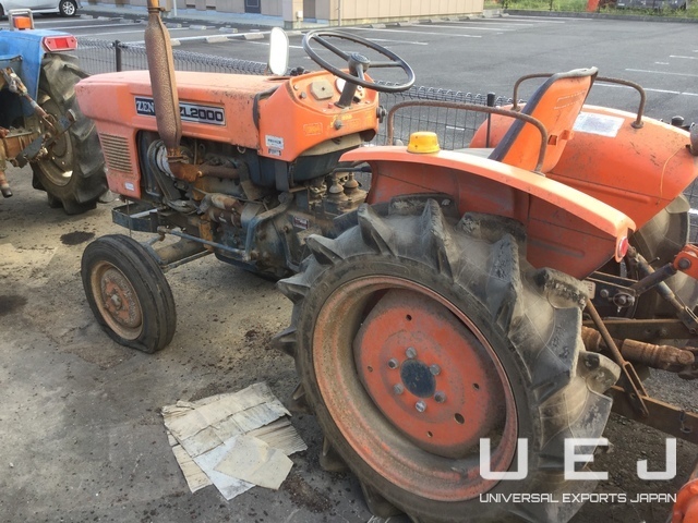 30091 TRACTOR KUBOTA L2000