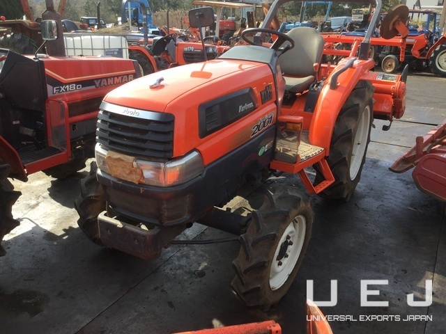 20900 TRACTOR KUBOTA KL25